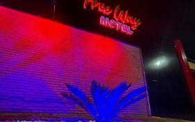 Free Way Motel
